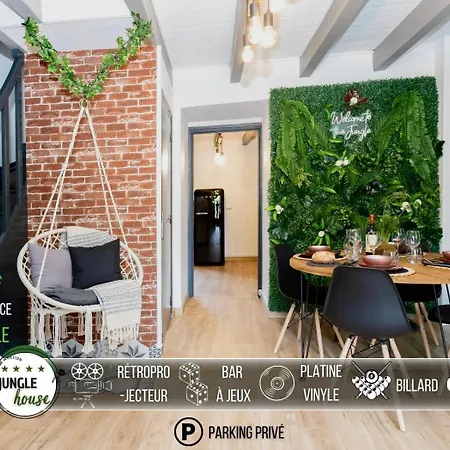Maison Jungle House: Spacious Gaming Retreat In Holiday home Montbrison
