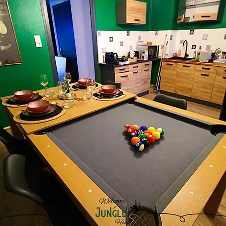 Holiday home Maison Jungle House: Spacious Gaming Retreat In Montbrison