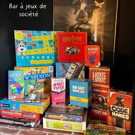 Maison Jungle House: Spacious Gaming Retreat In Holiday home Montbrison